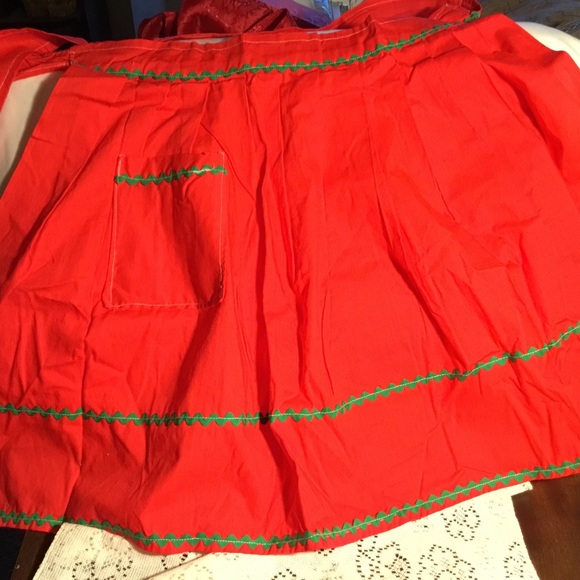 💥3/$20 Christmas Red with Green-Colored RicRac Apron - Picture 2 of 5